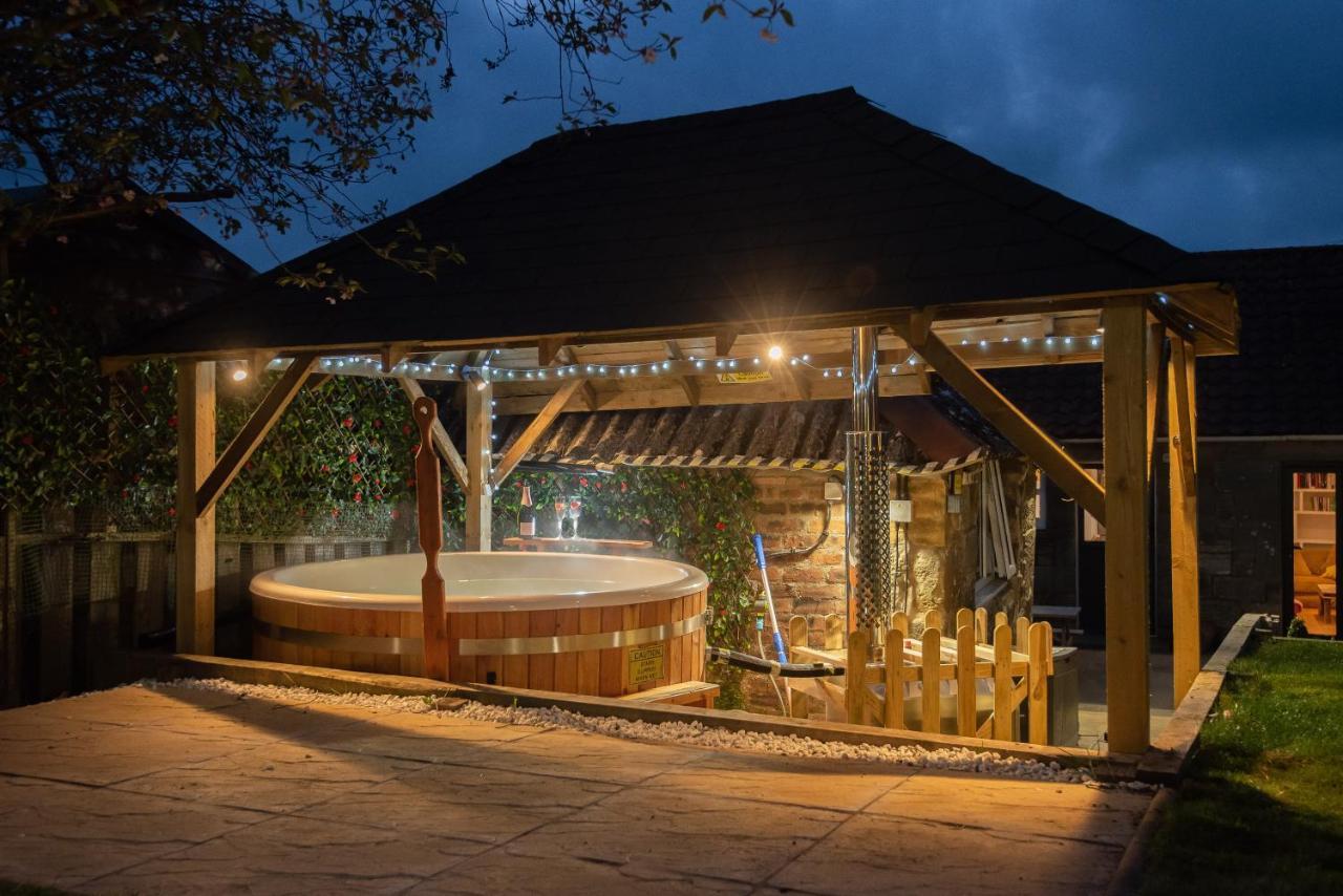 East Cottage * Wood Burning Hot Tub * Garden เซนต์แอนดรูว์ ภายนอก รูปภาพ