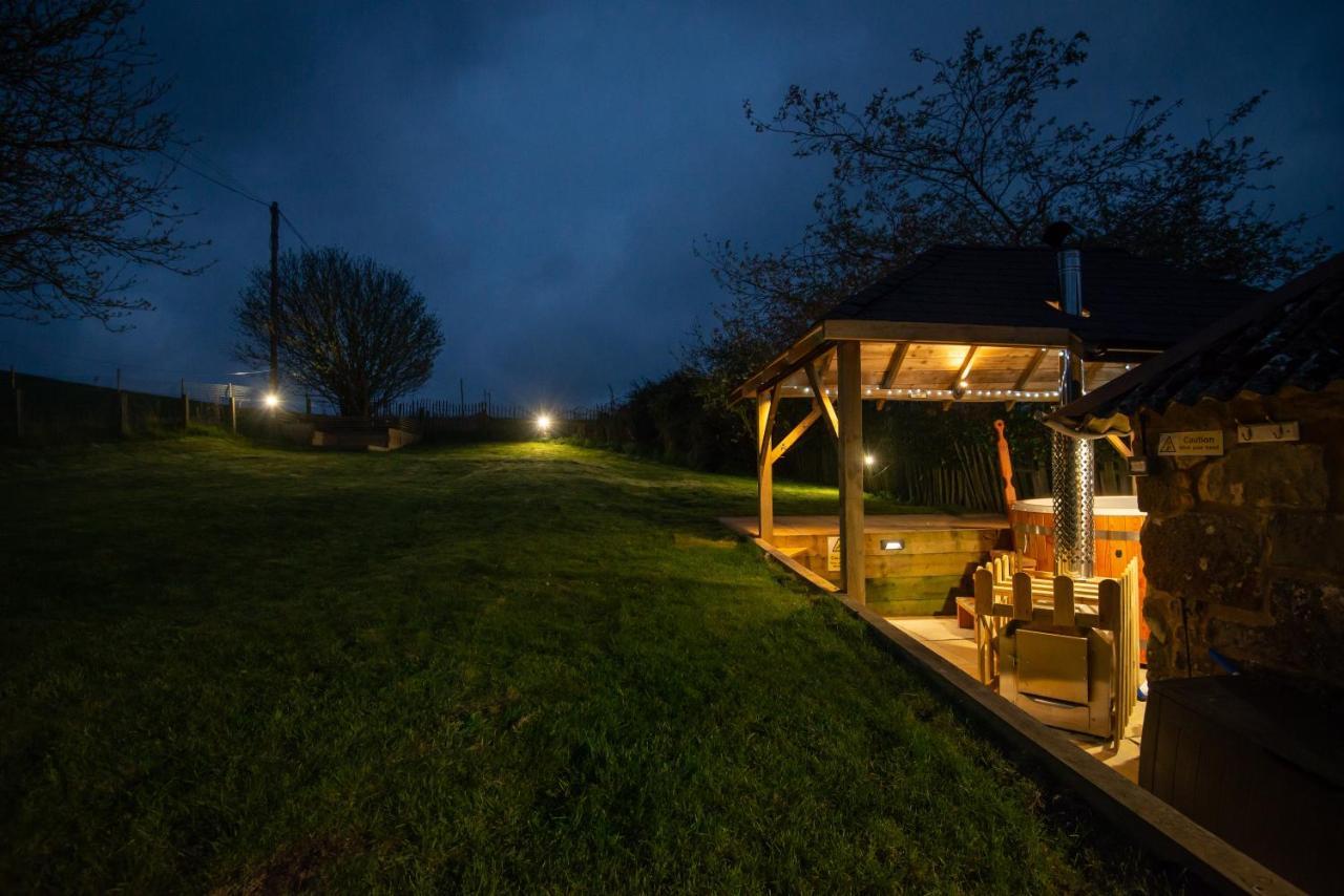 East Cottage * Wood Burning Hot Tub * Garden เซนต์แอนดรูว์ ภายนอก รูปภาพ
