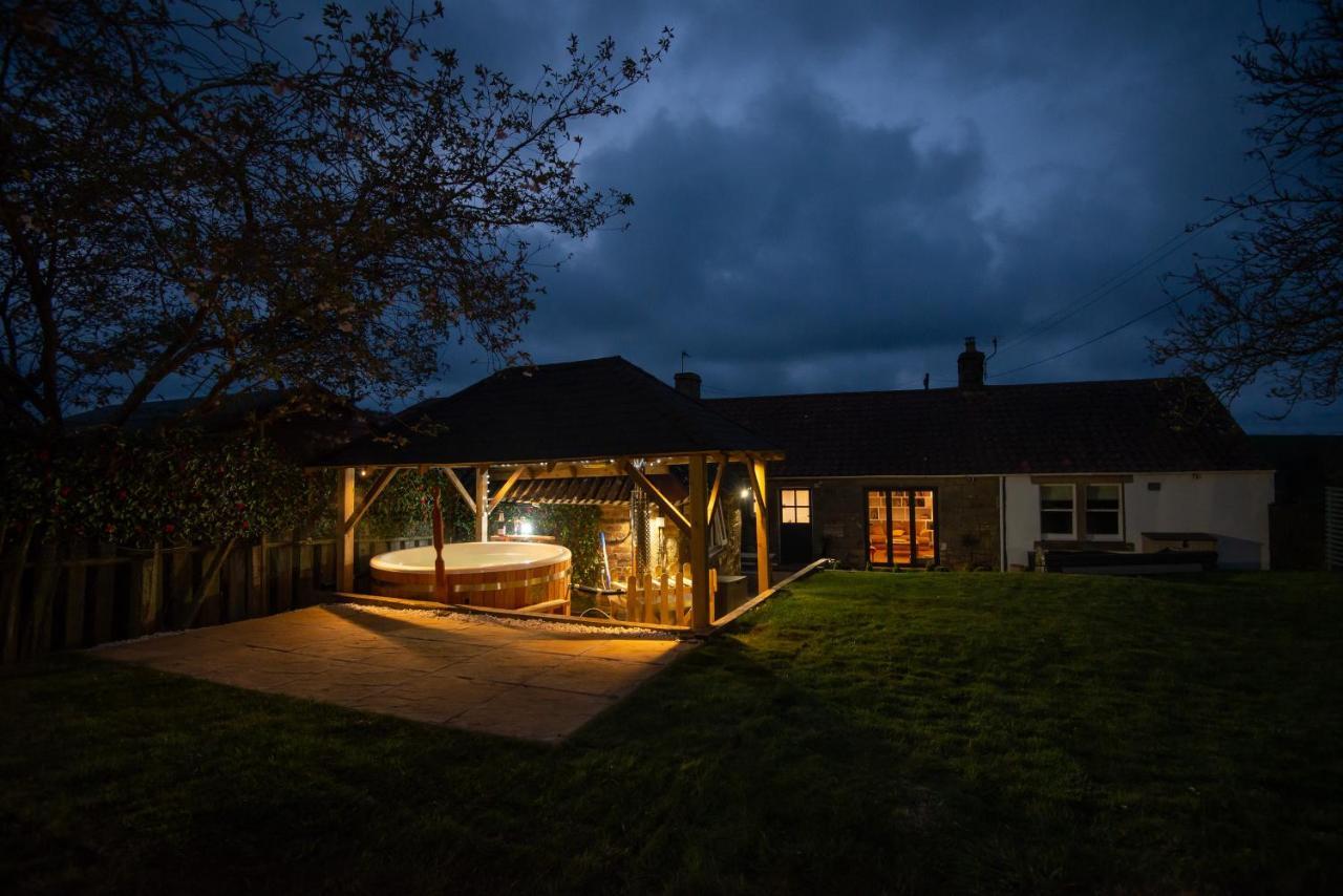 East Cottage * Wood Burning Hot Tub * Garden เซนต์แอนดรูว์ ภายนอก รูปภาพ