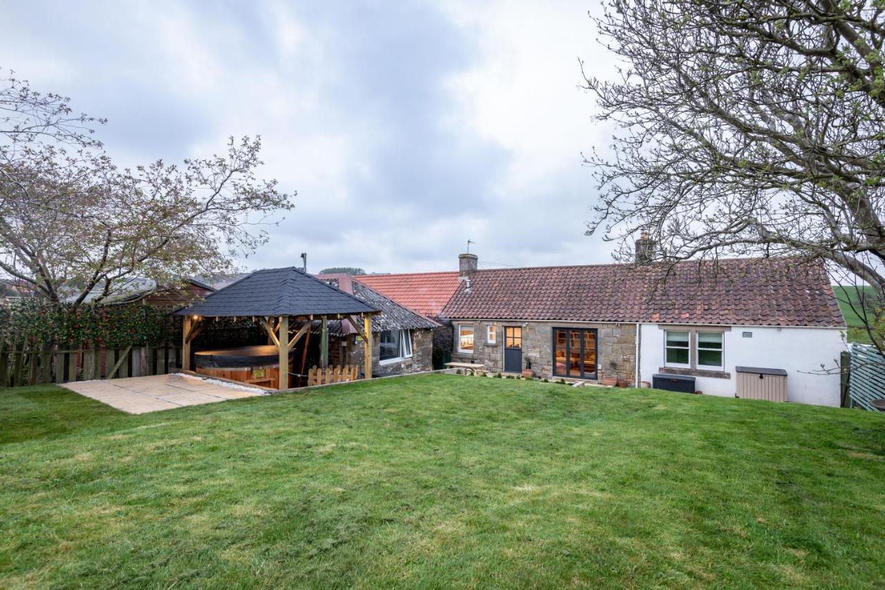 East Cottage * Wood Burning Hot Tub * Garden เซนต์แอนดรูว์ ภายนอก รูปภาพ